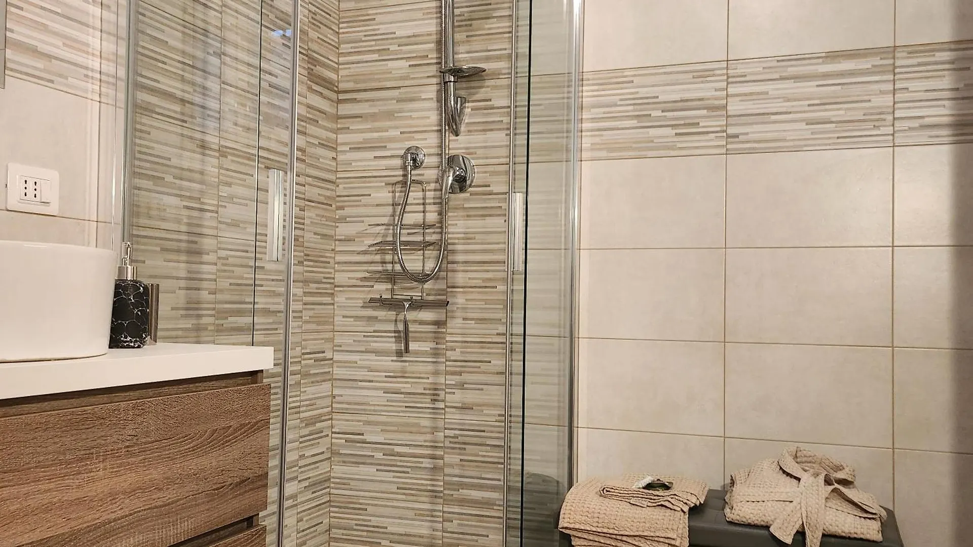 Appartamento Comfort Malpensa Check In H 24 Posto Auto Privato 卡索雷特塞皮翁 住宿加早餐酒店