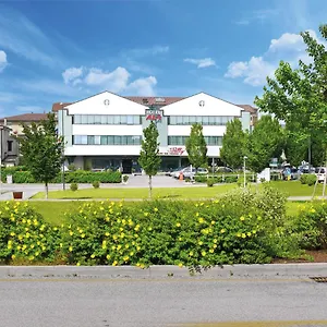 https://hotel-flama.hotelinveneto.com